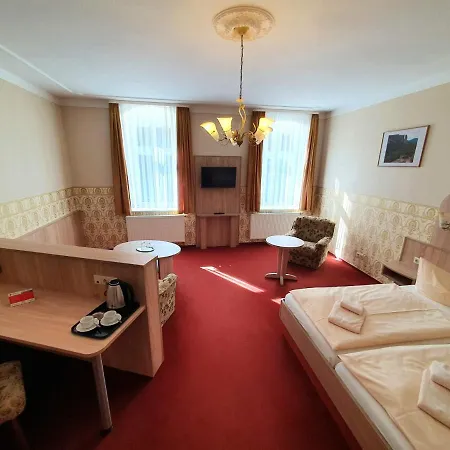 מלון Garni Dekorahaus באד שאנדאו