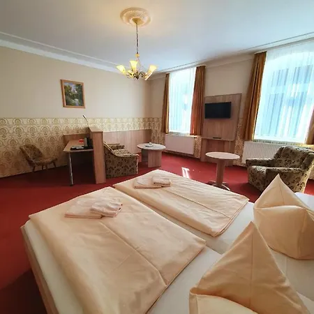 מלון Garni Dekorahaus