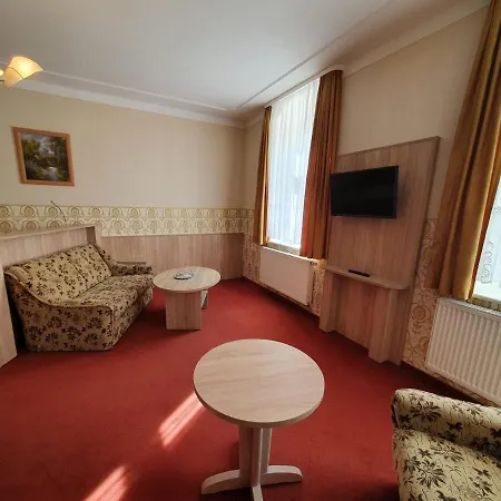 Garni Dekorahaus Hotel *