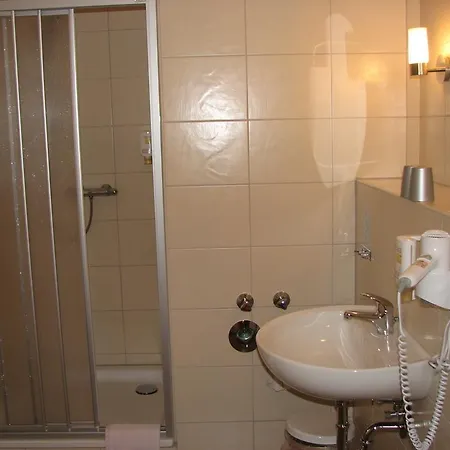 מלון Garni Dekorahaus באד שאנדאו