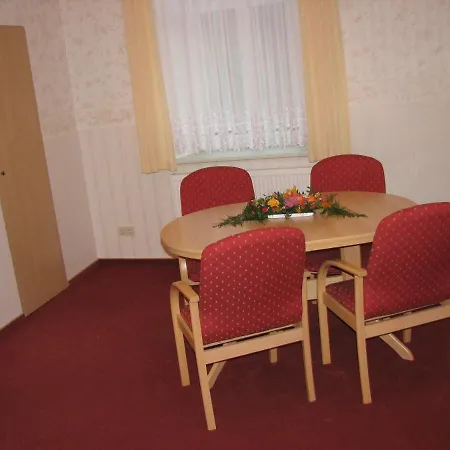 Garni Dekorahaus * באד שאנדאו