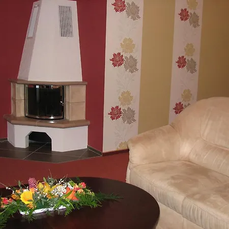 מלון Garni Dekorahaus