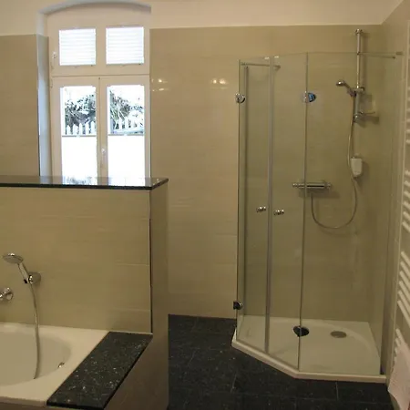 Garni Dekorahaus מלון *