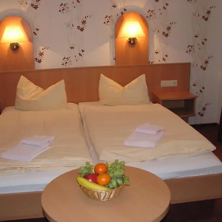 מלון Garni Dekorahaus