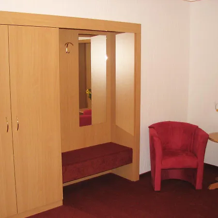 מלון Garni Dekorahaus באד שאנדאו