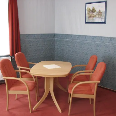 מלון Garni Dekorahaus