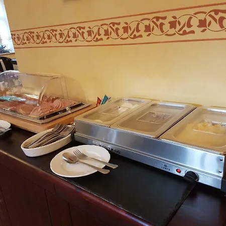 מלון Garni Dekorahaus באד שאנדאו