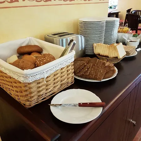 Garni Dekorahaus מלון