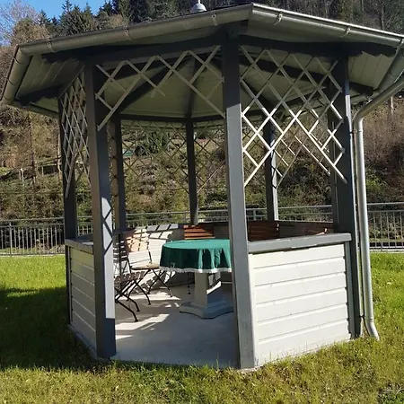 Garni Dekorahaus * באד שאנדאו