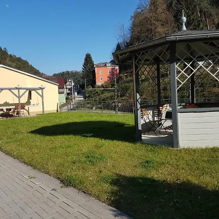 מלון Garni Dekorahaus באד שאנדאו