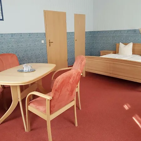 מלון Garni Dekorahaus באד שאנדאו