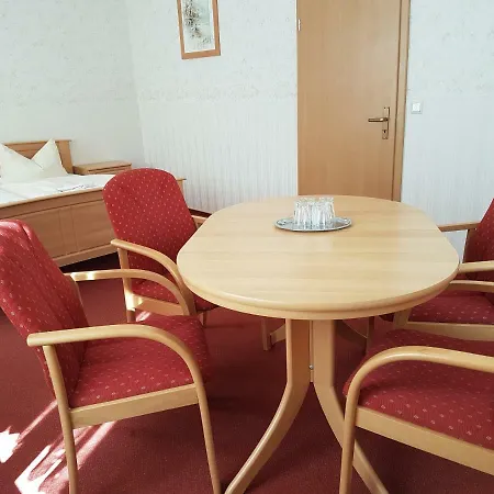 Garni Dekorahaus מלון *