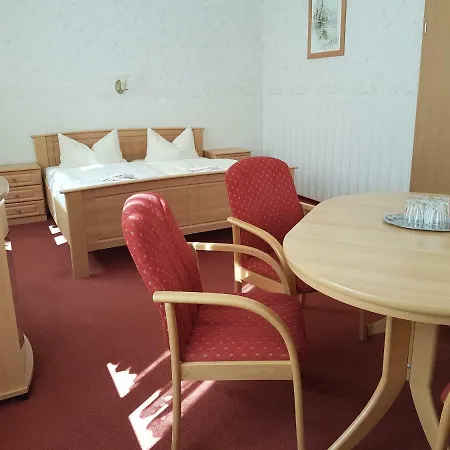 Garni Dekorahaus מלון *