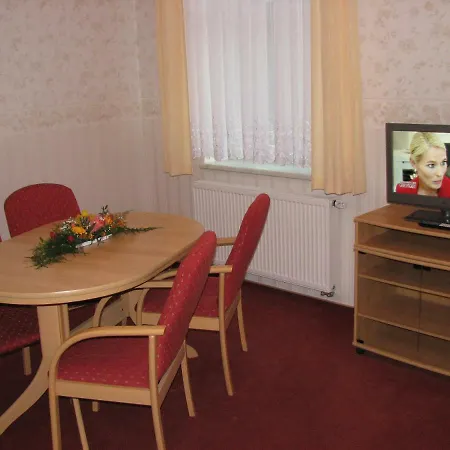 מלון Garni Dekorahaus